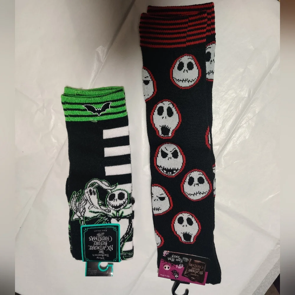 🆕 Nightmare before Christmas 2 pairs of knee high socks w Double Sided gift bag